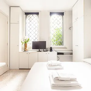 https://cirene-master-guest-studio.italymilanhotels.net